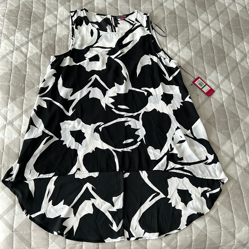 Vince Camuto top L
